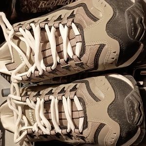 Skechers size 11 tan